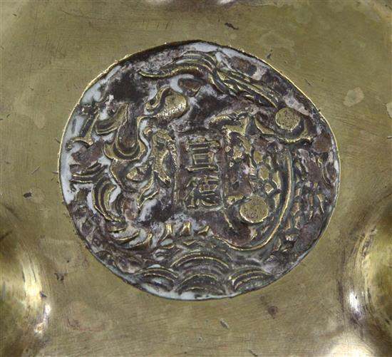 A Chinese bronze censer, 19th century, width 14cm